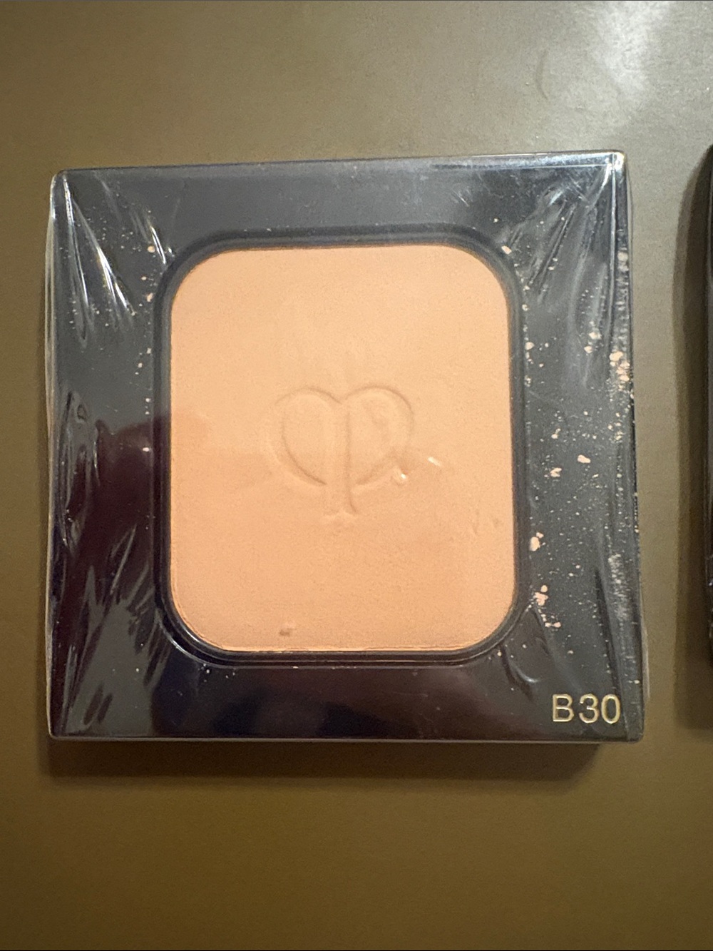 Cle de peau radiant powder foundation refill 11g/.38oz 🌵B30